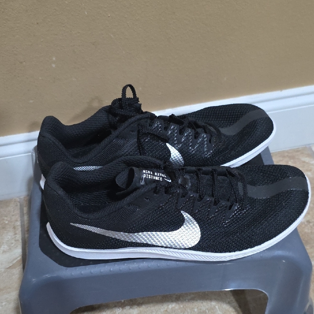 Nike Men's Black and White Athletic Shoes